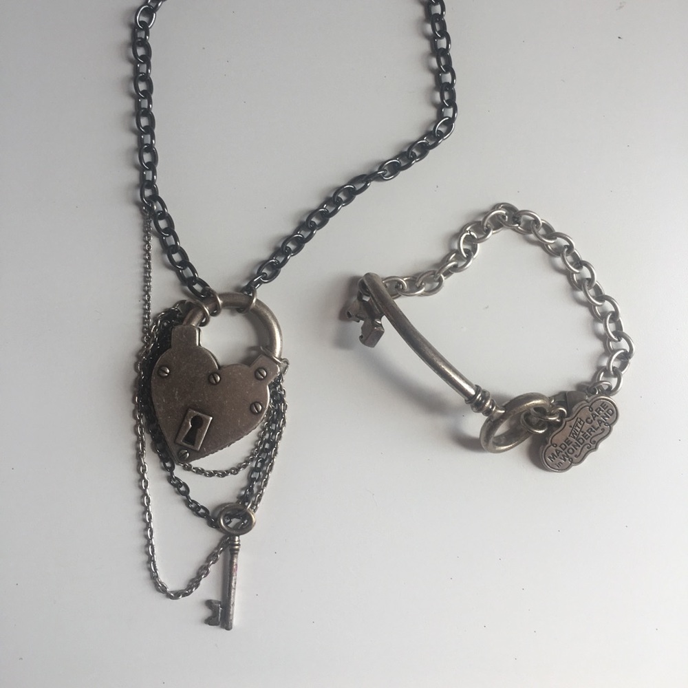 Disney Couture Alice in Wonderland Set